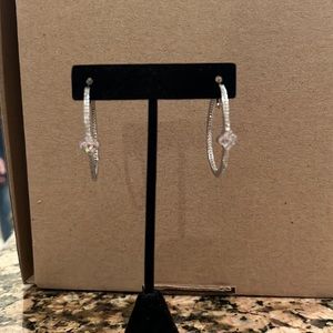 Henri bendel silver rhinestone inside out earrings w flower nwot